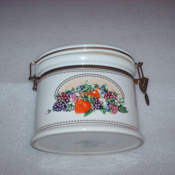 Knotts Berry Farm ceramic advertising canister - Picture 8 of 9